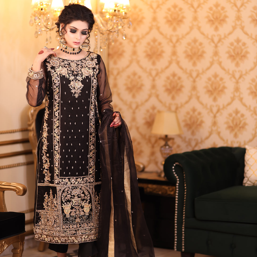 Pakistani Wedding Dresses: A Look into the Pakistani Bride's Style Usama Silk Pakistani Wedding Dresses: A Look into the Pakistani Bride's Style Usama Silk