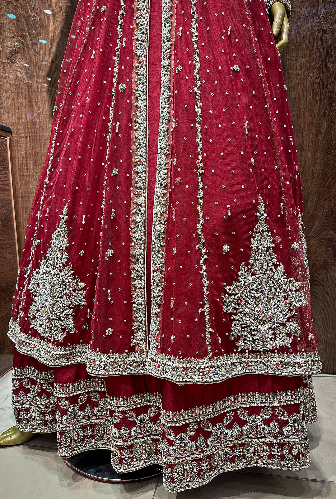 BARN RED