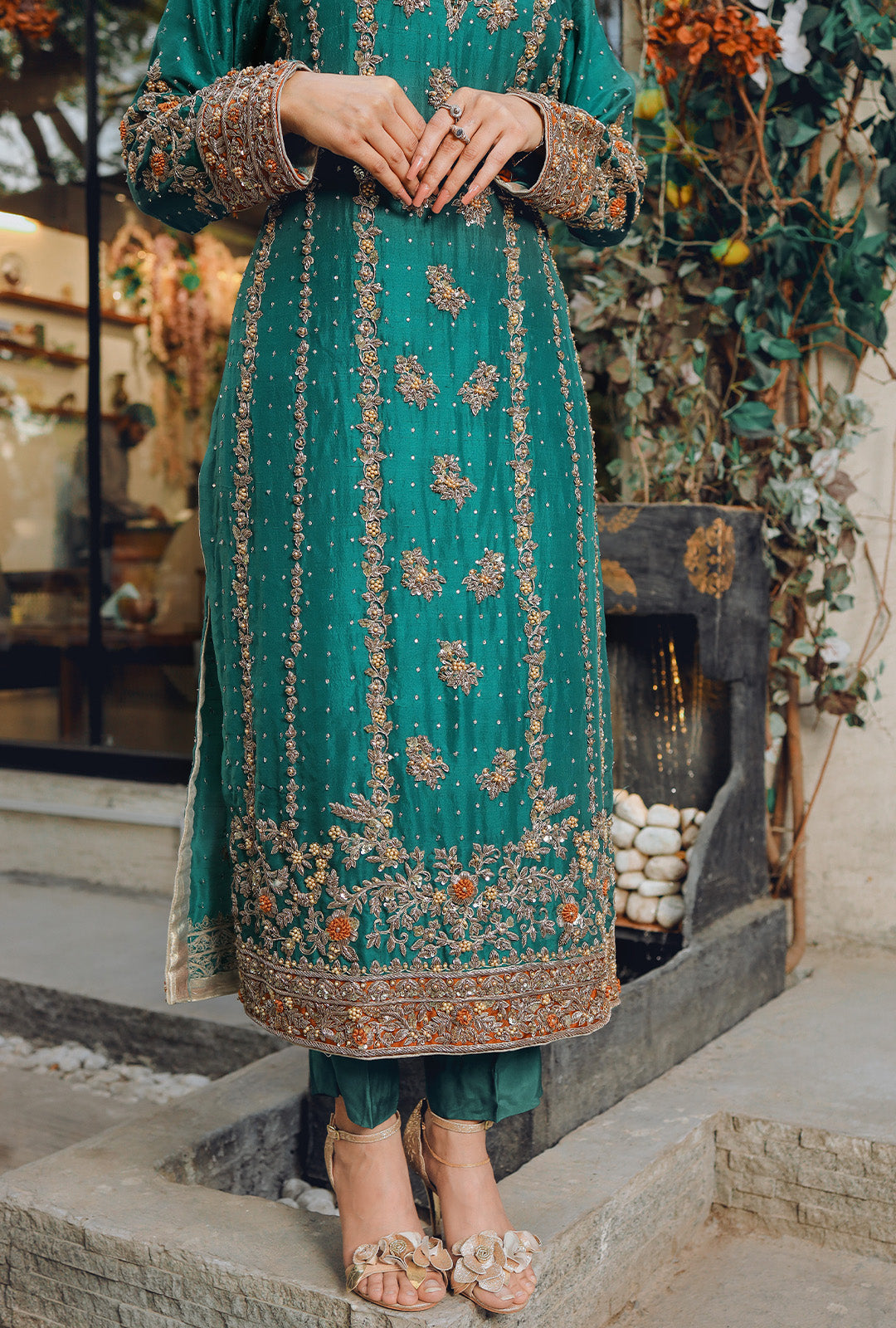 MISS PAKISTAN WEARING SEA GREEN RAW SILK SHIRT WITH HANDWORK USC-136